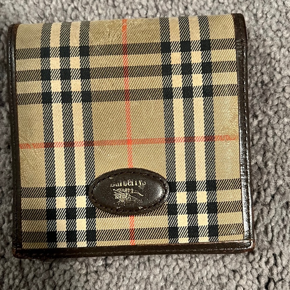 0001042 Burberrys Plaid Compact Wallet Brown Trim Bi-Fold